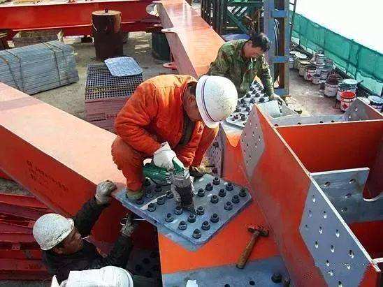 鋼結(jié)構(gòu)廠房現(xiàn)場施工，螺栓安裝質(zhì)量是不能忽略的