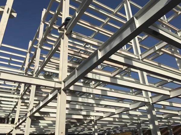 多層鋼結構廠房的樓承板施工，這三個問題要多注意