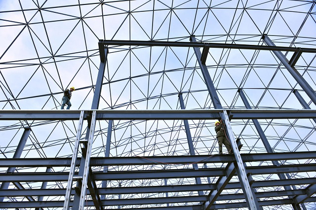鋼結(jié)構(gòu)廠房施工的安全措施，牢記安全才有精品工程
