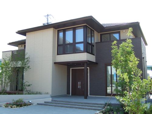 輕鋼結(jié)構(gòu)房屋適合農(nóng)村建房嗎，過來人：我看行